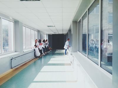 ¿Cómo pueden ayudarte nuestros abogados en invalidez permanente total?